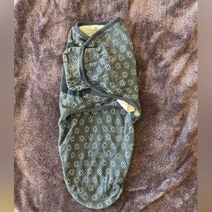 Nojo baby Velcro swaddle, size 0-3months